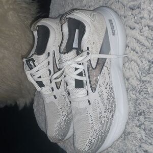 Brooks White and Black Athletic Shoes. Size 9